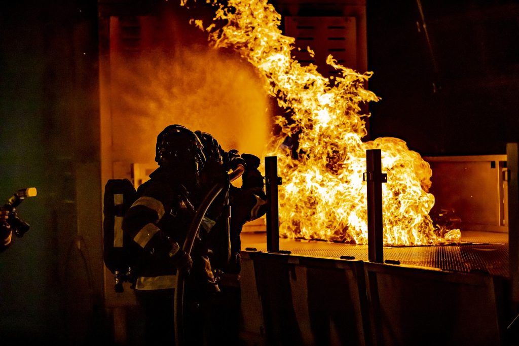 Empresa de Combate Incêndio.